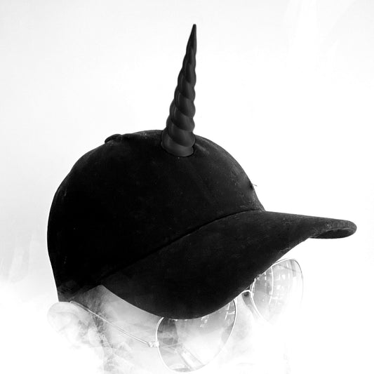 Gorra con cuernos - UNICORNIO